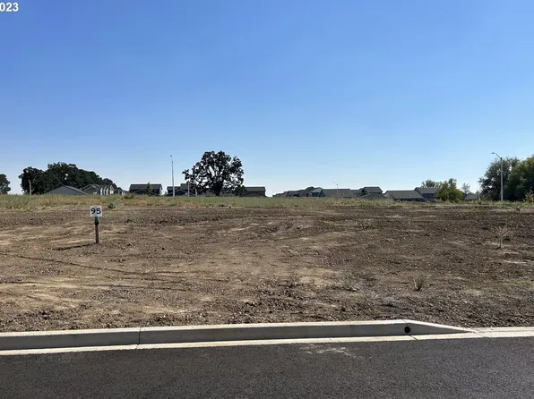 1576 NW Jason Ct #95, McMinnville, OR 97128