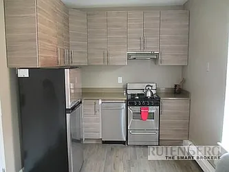 Rented by R New York