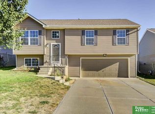 19416 X St, Omaha, NE 68135