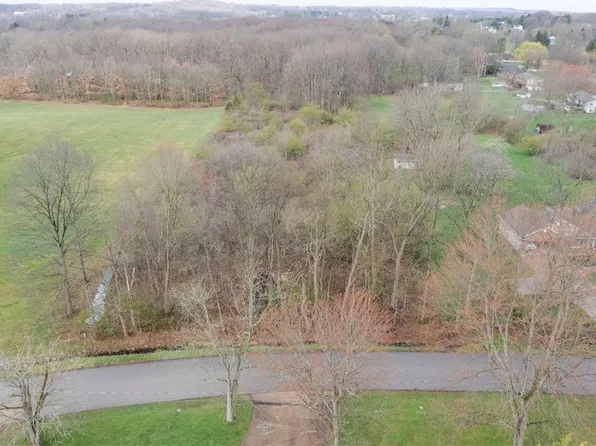 Dutt Rd, Barberton, OH 44203
