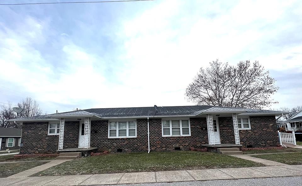 1st image of 402-404 N Davis St