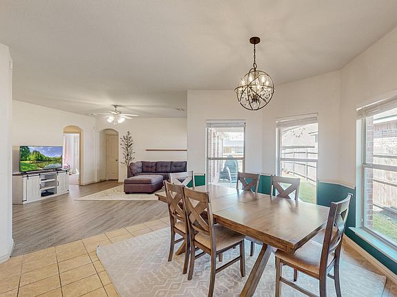 4th image of 1309 Soaptree Ln