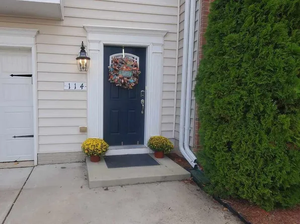 114 Hidden Brook Dr, Fredericksburg, VA 22405