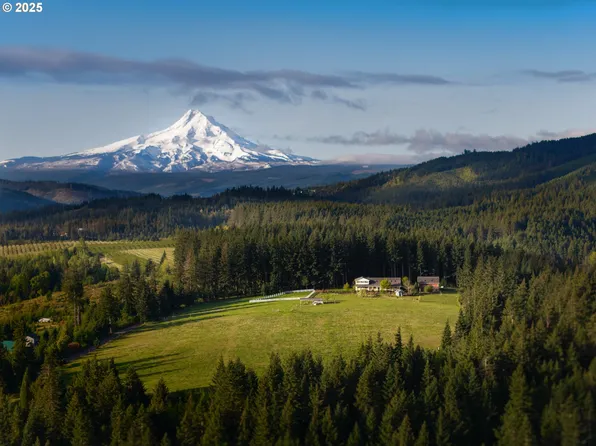 5180 Riordan Hill Dr, Hood River, OR 97031