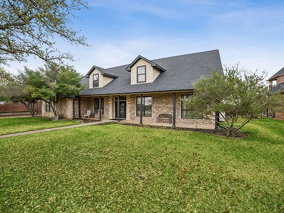 3rd image of 1914 W Emerald Bend Ct