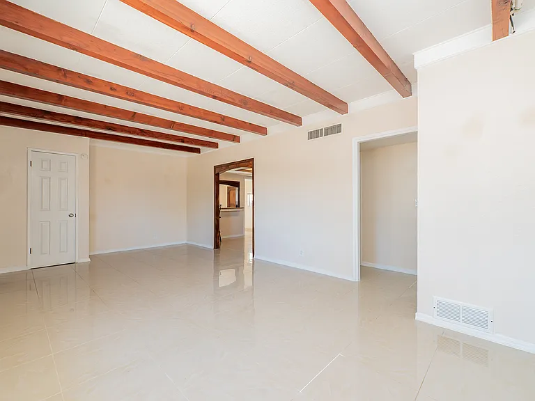 2532 E Crosby Vis — Photo 7
