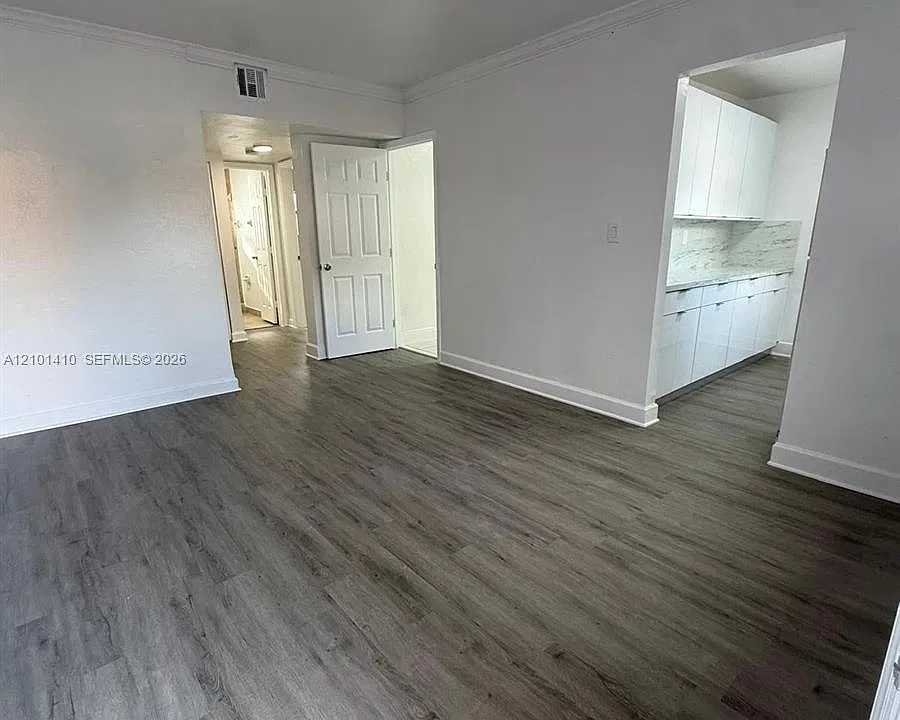 1245 W 24th St #109