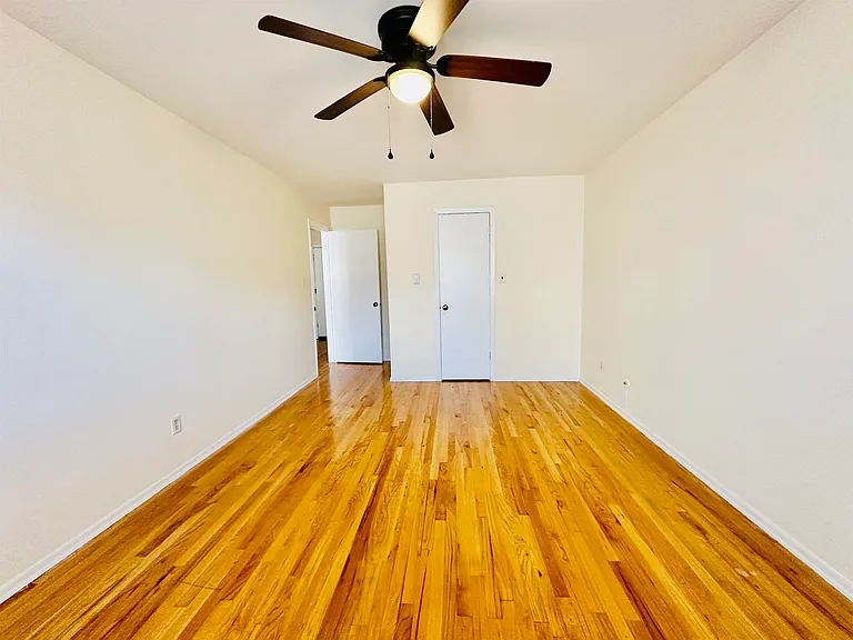 34 E 32nd St #C3 — Photo 11