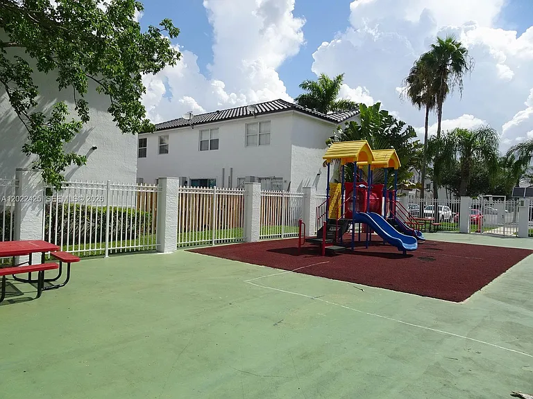 5460 NW 107th Ave #115 — Photo 37