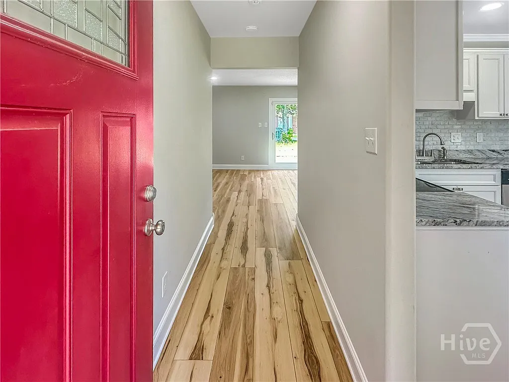 3 bed, 2.0 bath, 1252 sqft, $2,250 — Photo 4