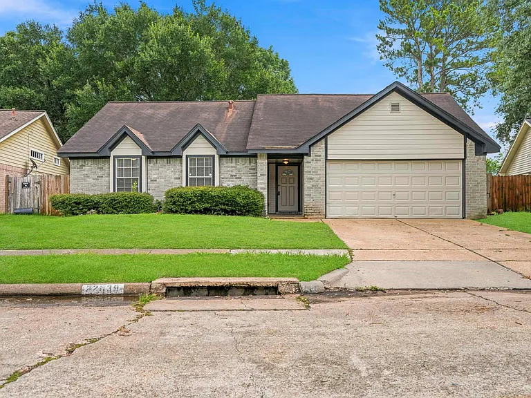 22039 Rivermead Dr — Photo 1