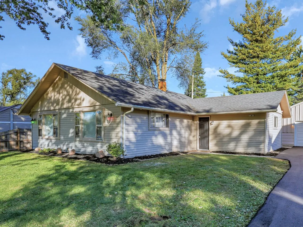 32844 South Lakeshore DRIVE photo 1