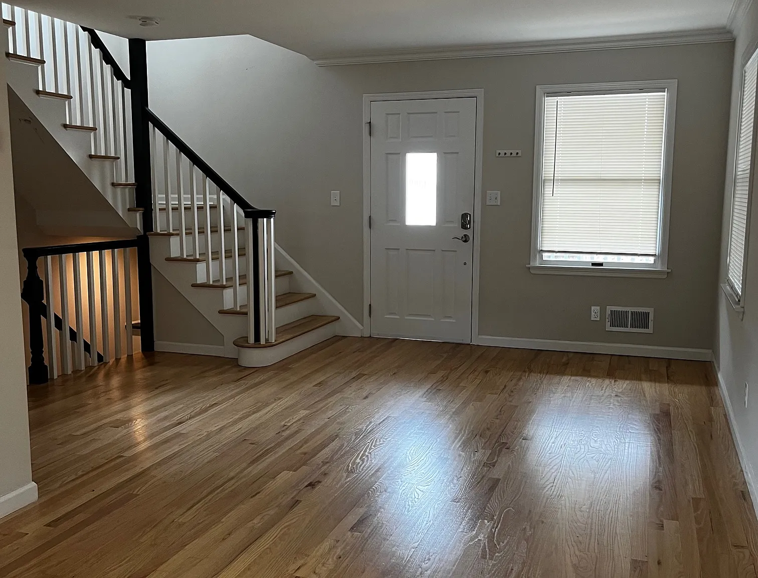 3 bed, 2.5 bath, 1850 sqft, $3,650 — Photo 1