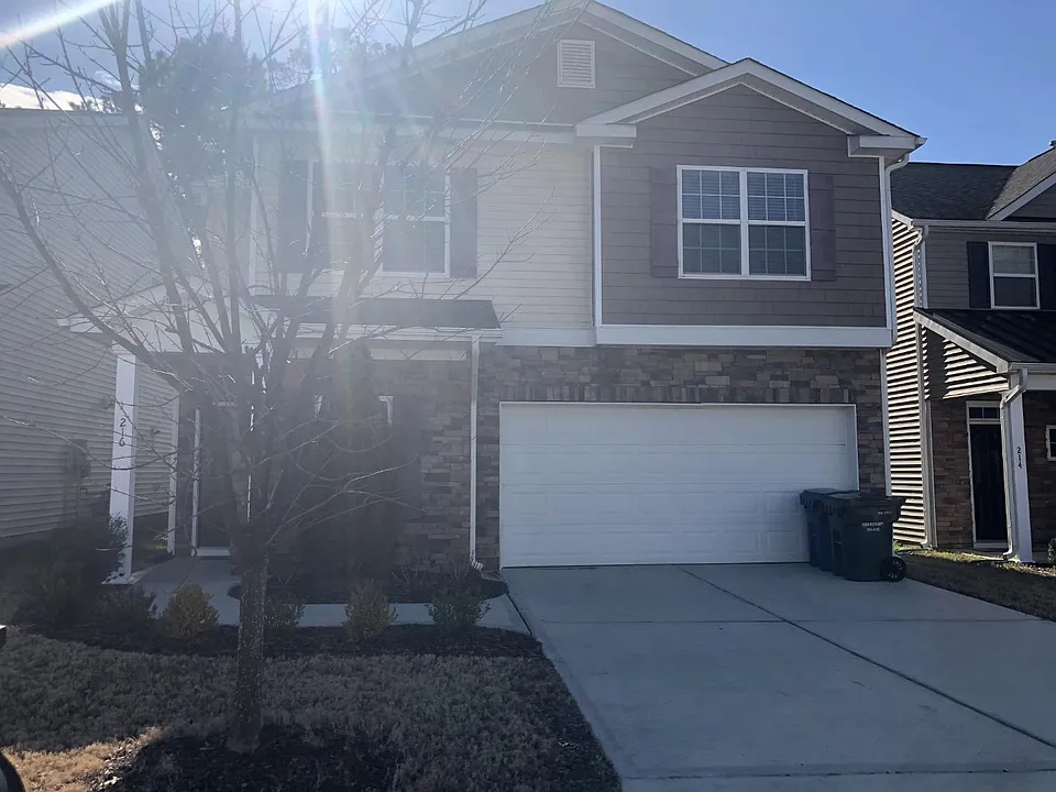 216 Station Dr