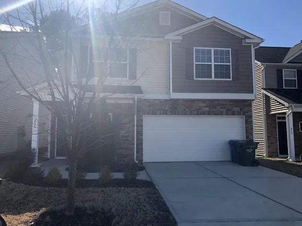 216 Station Dr, Morrisville, NC 27560