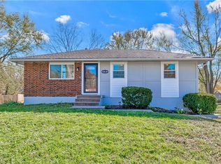 104 SE Kingscross Rd, Blue Springs, MO 64014