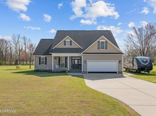 216 Loop Rd, Cove City, NC 28523