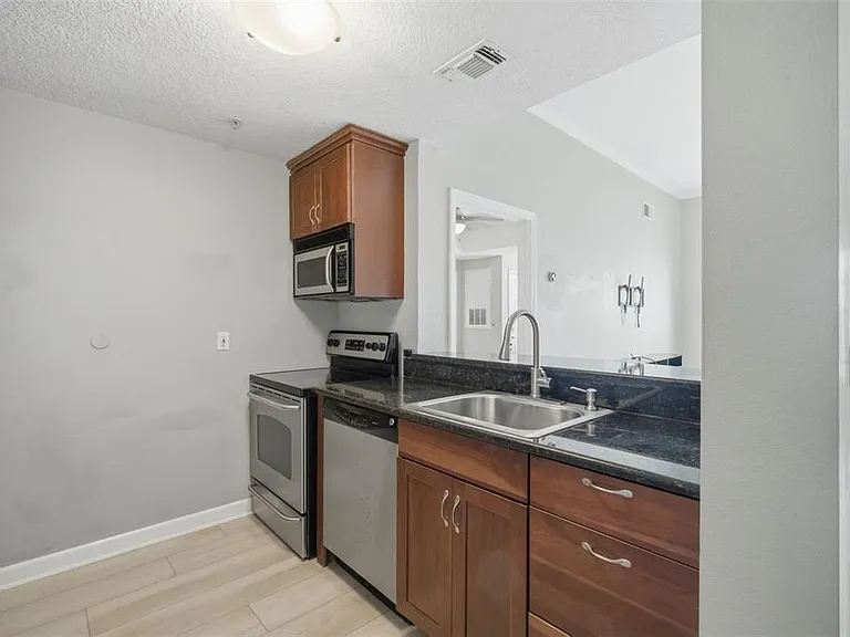 800 S Dakota Ave #435 — Photo 4