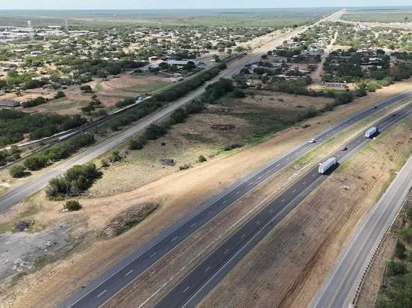 600 S Main St, Encinal, TX 78019