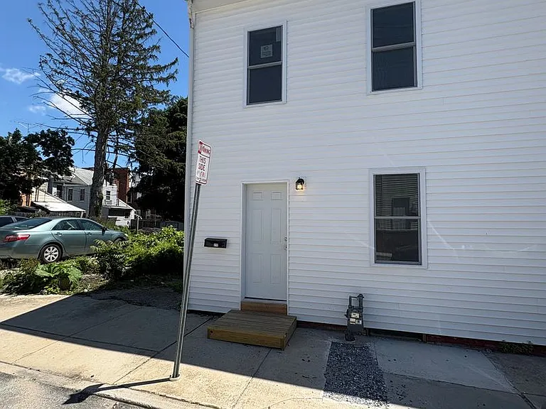 217 S Hartley St — Photo 14