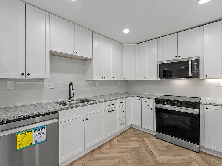 2852 Cedarest Rd — Photo 9