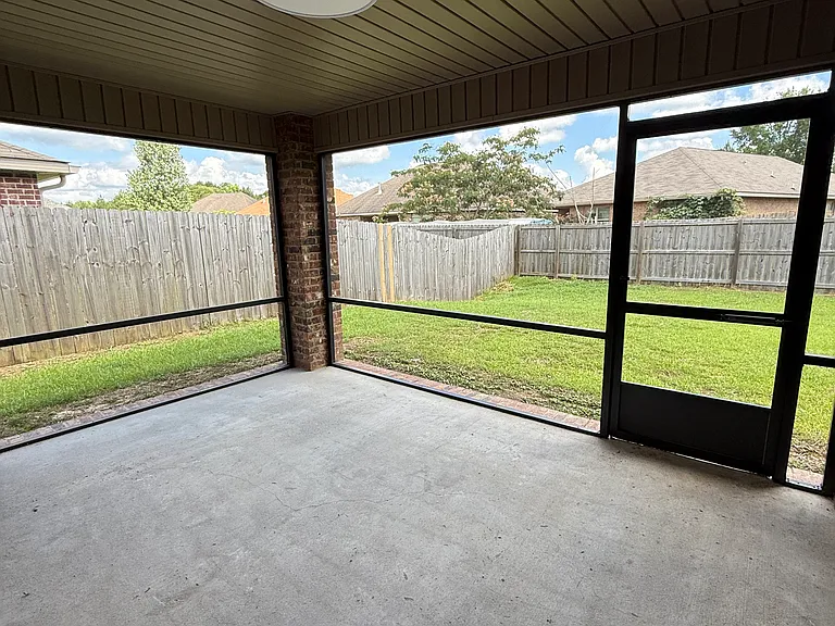 1307 Fairlawn Dr — Photo 16