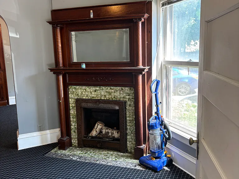 1536 N Franklin Pl #1 — Photo 8