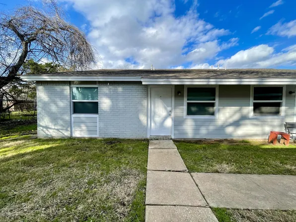 1904 Finfeather Rd, Bryan, TX 77801