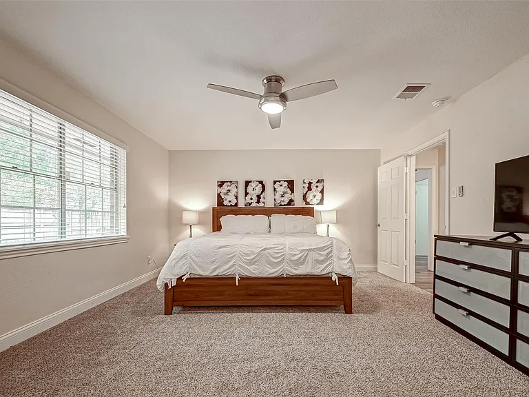 3903 Hermitage Hollow Ln — Photo 36