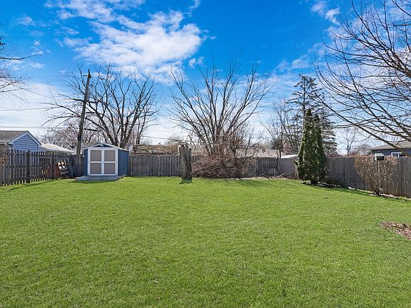 3rd image of 25185 W Wayside Pl