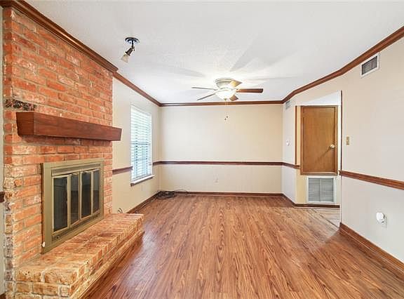 3rd image of 21 Brandon Hall Dr APT B