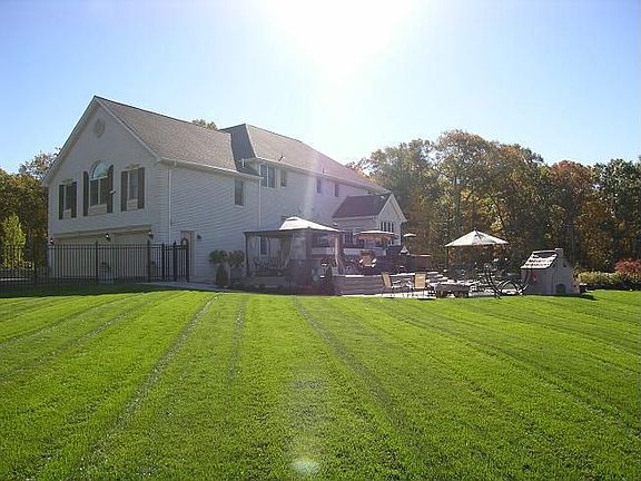 Perfectly landscaped from front to back