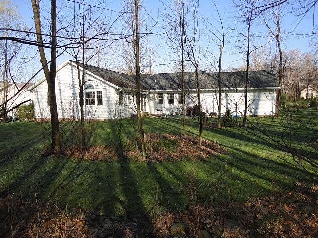 2nd image of 32 Carriage Ln