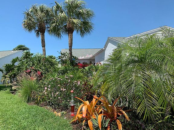 3rd image of 912 Waterside Ln