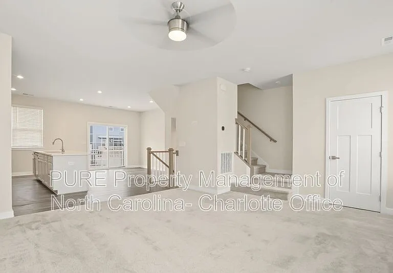 2140 Autumn Cyprus Ave — Photo 4