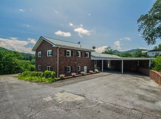 100 Pine Ave, Bryson City, NC 28713