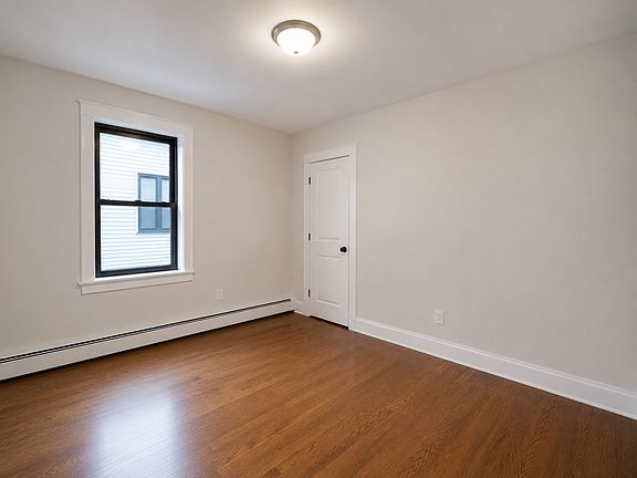 3rd image of 706 Taylor Ave APT 2