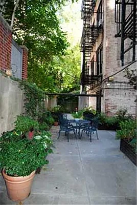 Rented by Buchbinder & Warren | media 4
