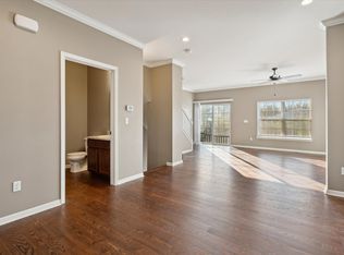 22065 Parkview Dr, Taylor, MI 48180