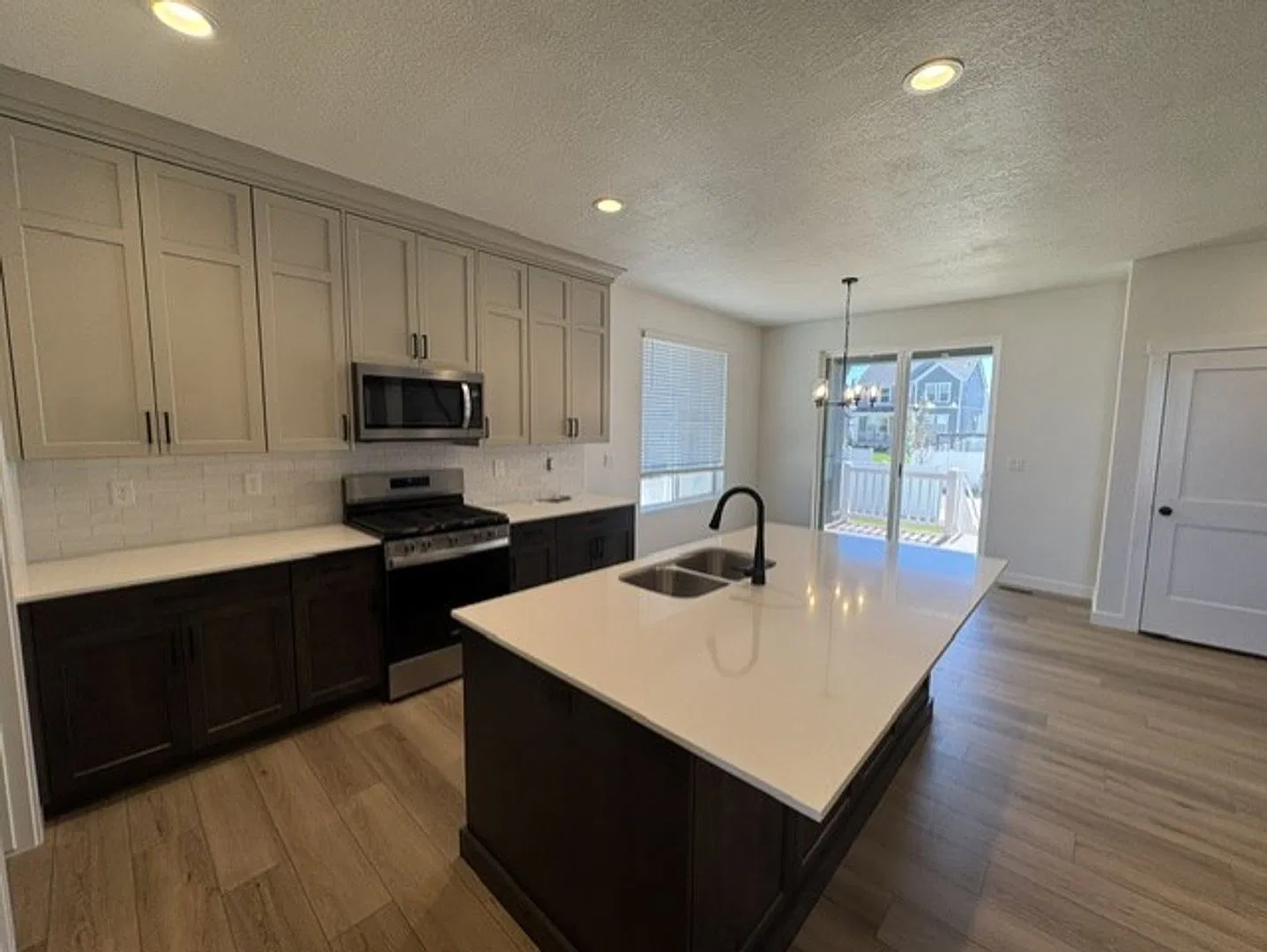 New Build 4br/3ba + $2,895 Savings! One Month Rent Free In Farr West! — Photo 4