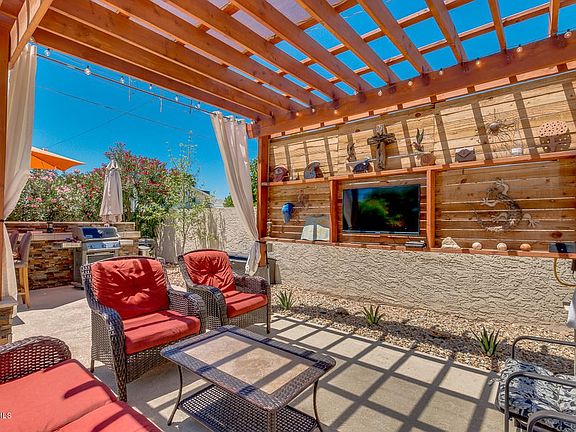 OUTDOOR PERGOLA W/SHELVING