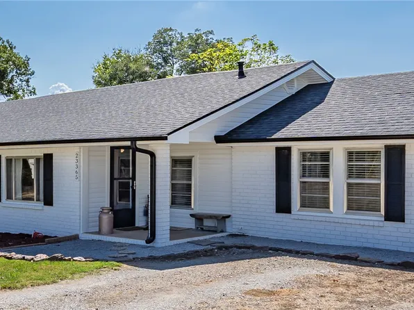 23365 Raines Rd, Siloam Springs, AR 72761