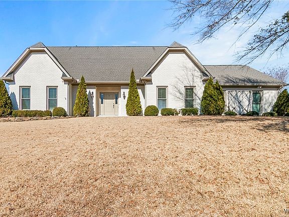3rd image of 1585 Greystone Dr