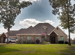 235 Towering Oaks Ln, Longview, TX 75602