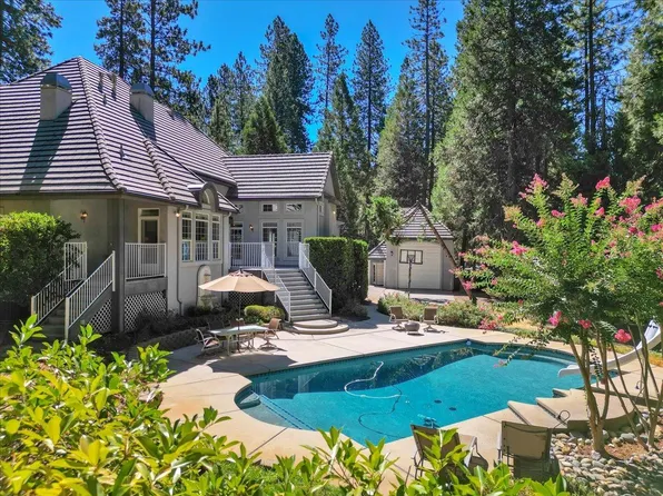 12877 Chatsworth Ln, Grass Valley, CA 95945