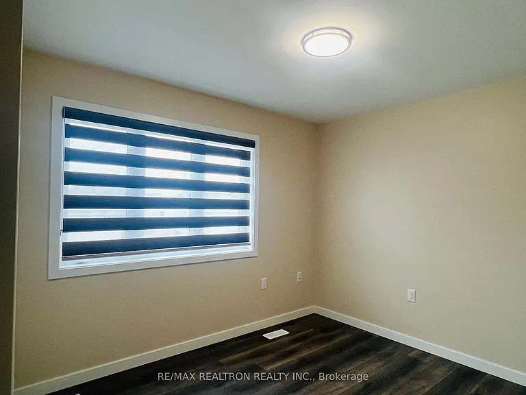 9 Summit Cres — Photo 17