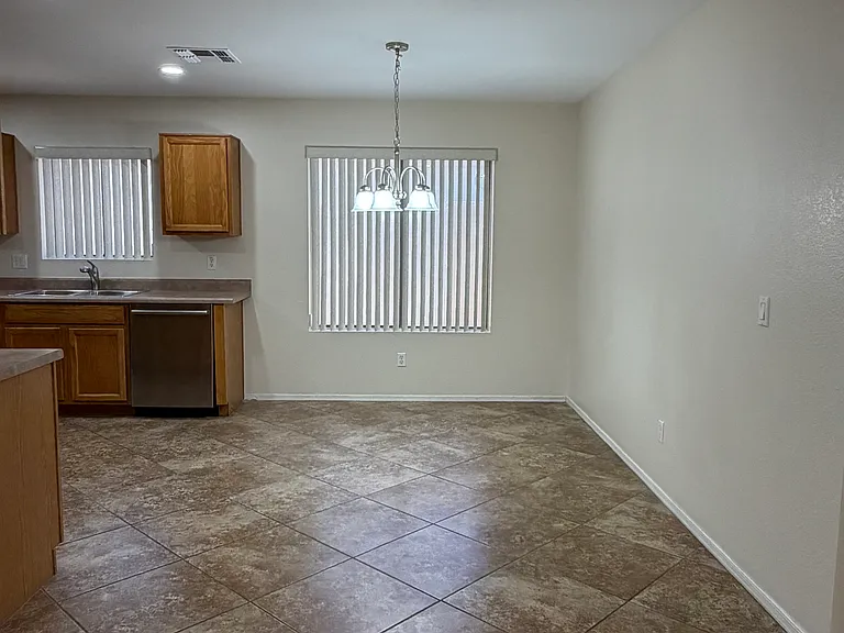 11402 W Hutton Dr — Photo 10