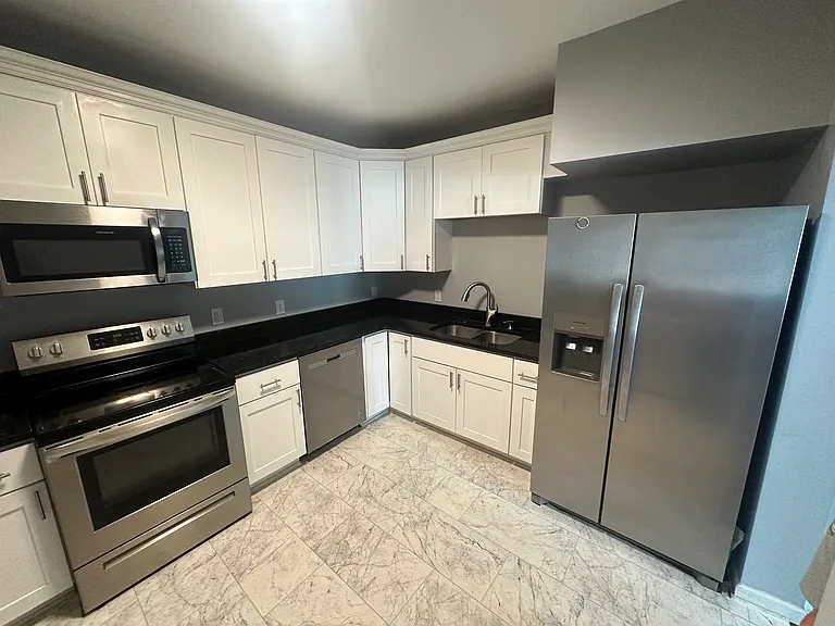 10238 Warwick Blvd — Photo 3