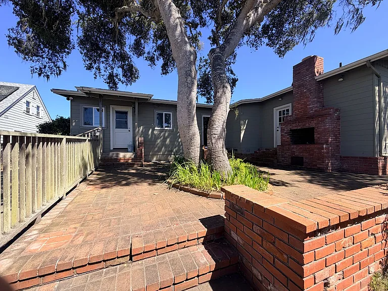 960 Forest Ave — Photo 47