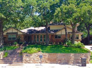 2921 S Creekwood Dr, Grapevine, TX 76051